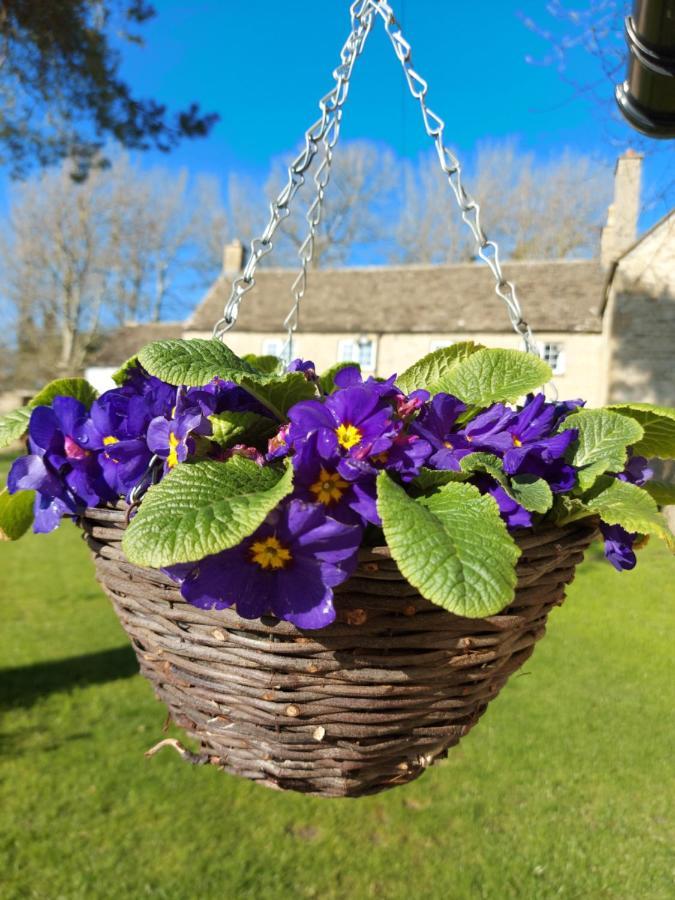 Thames Head Wharf - Historic Cotswold Cottage With Stunning Countryside Views Cirencester Kültér fotó
