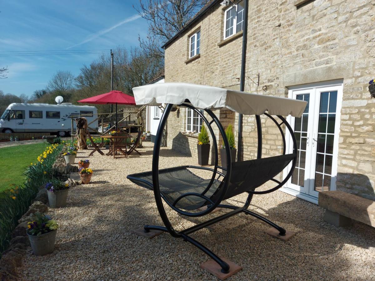 Thames Head Wharf - Historic Cotswold Cottage With Stunning Countryside Views Cirencester Kültér fotó