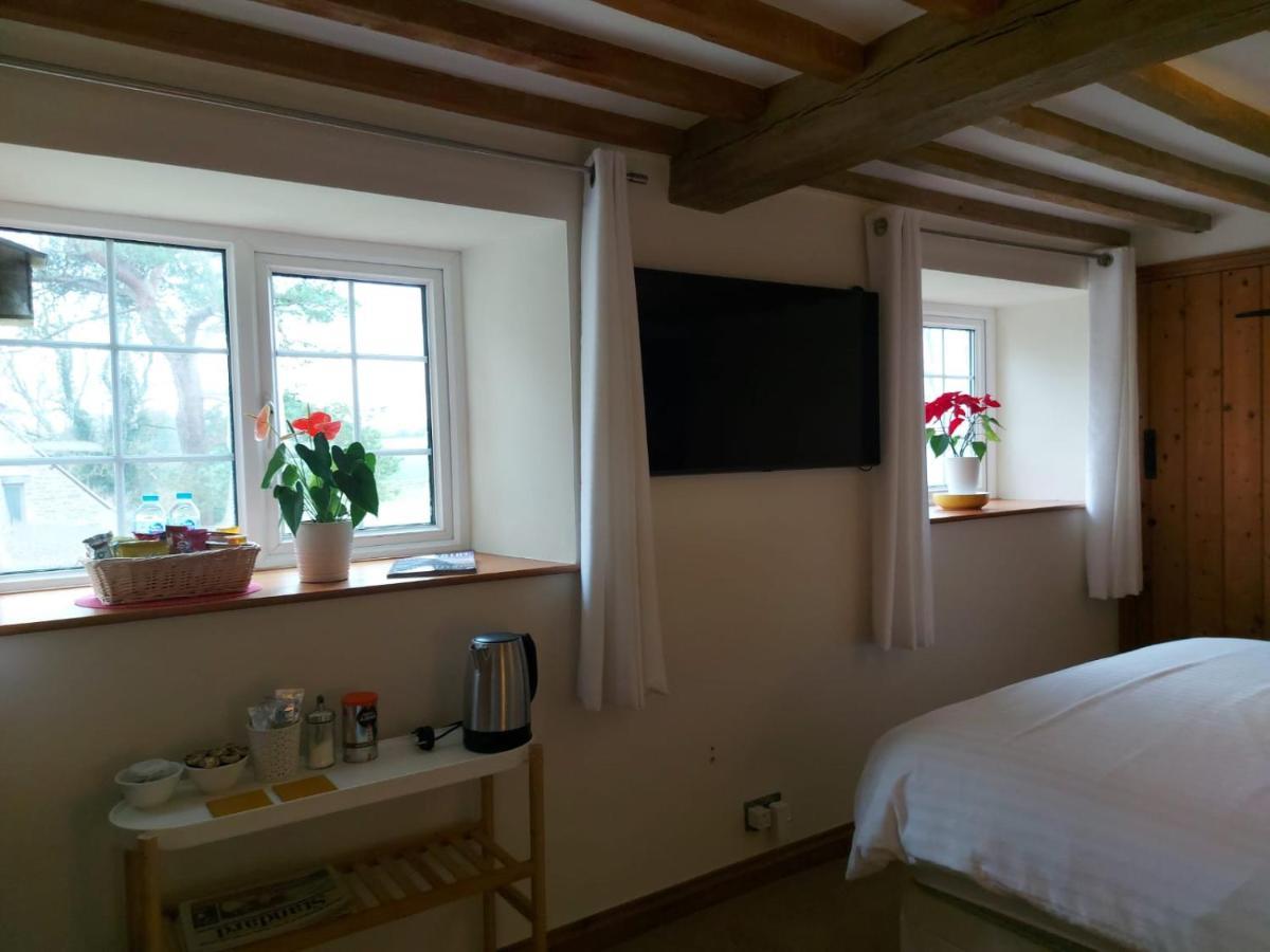 Thames Head Wharf - Historic Cotswold Cottage With Stunning Countryside Views Cirencester Kültér fotó