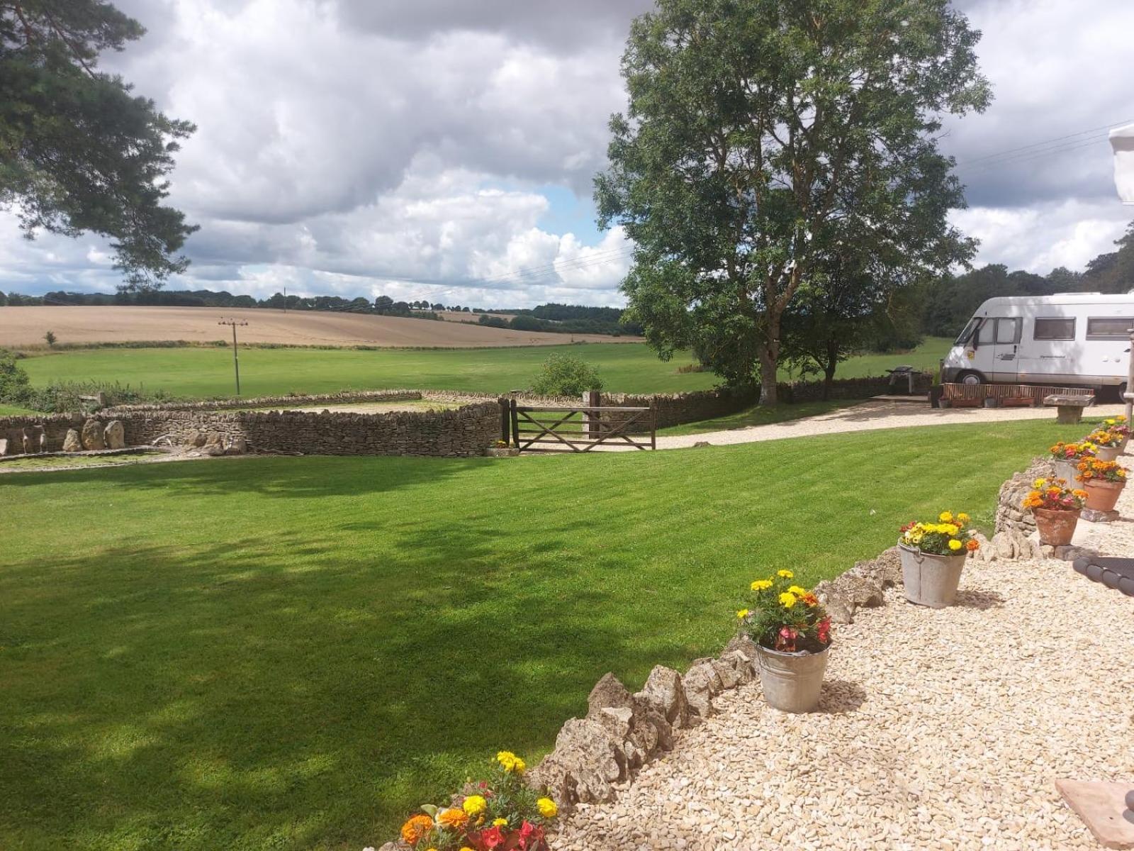 Thames Head Wharf - Historic Cotswold Cottage With Stunning Countryside Views Cirencester Kültér fotó